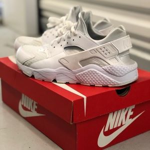 Nike Hurache- White
